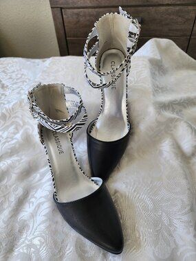 Classique Geometric Accent Double Ankle Strap Kitten Heels - Size 8.5